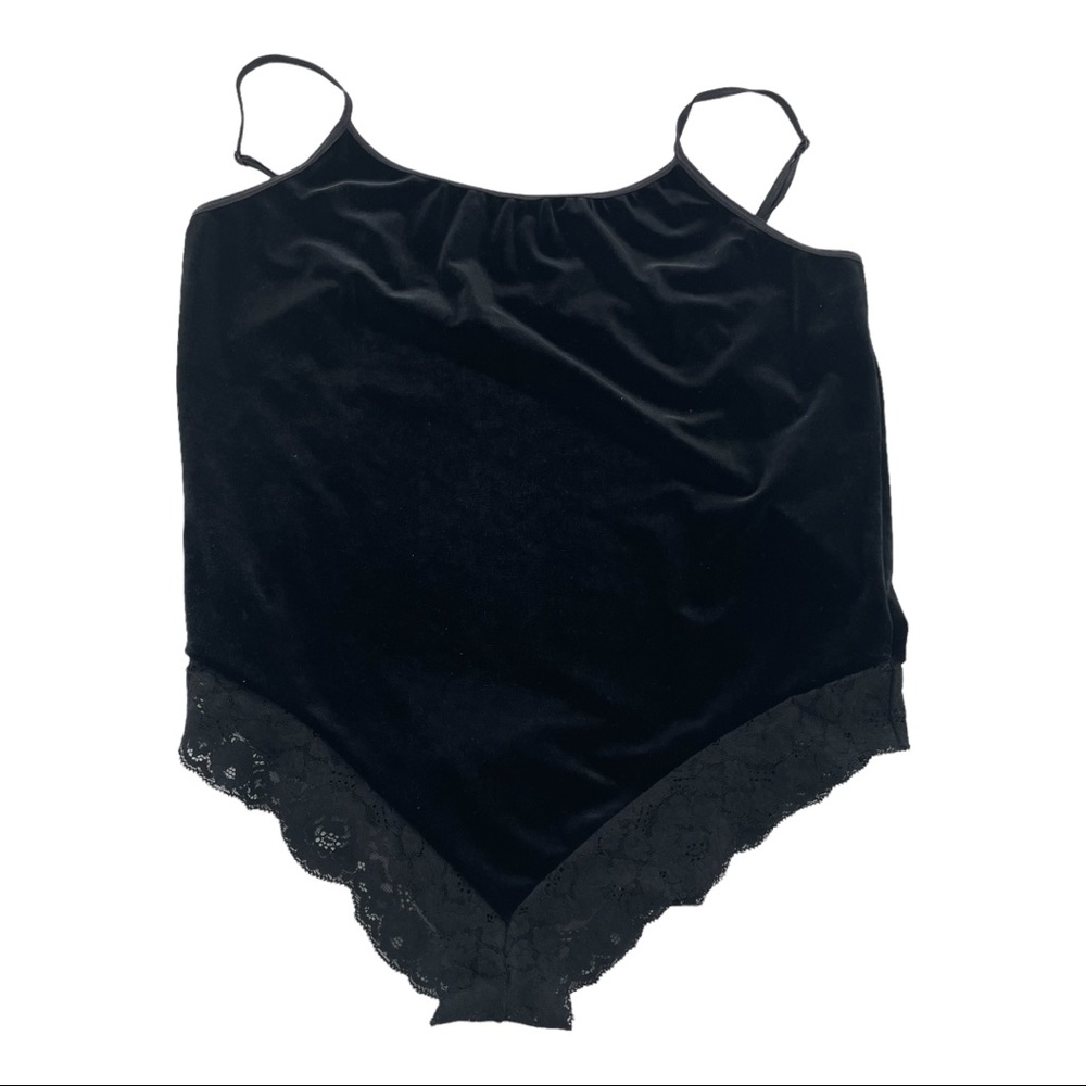 Victoria’s secret vintage 90’s black velvet cami bodysuit, size large